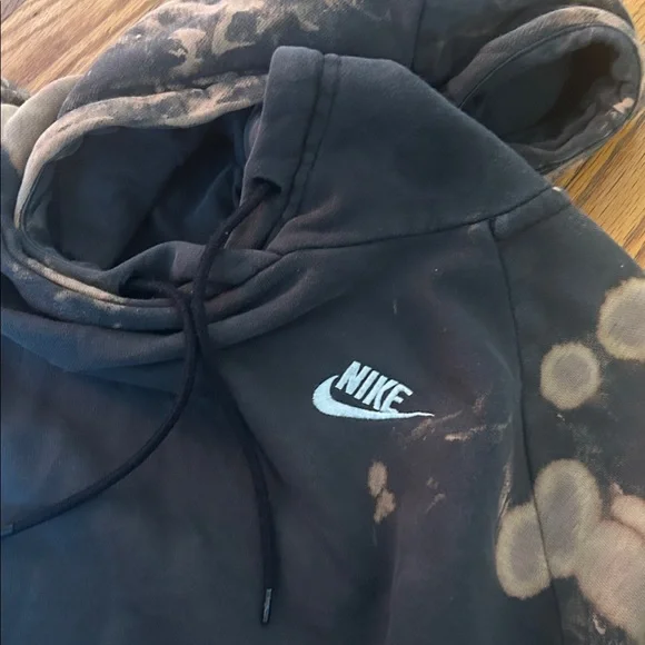 🫟Nike Black & Tan Tie-Dye Hoodie - Picture 2 of 6